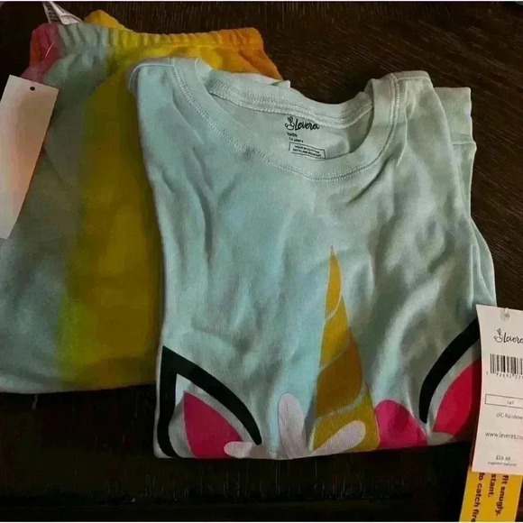 Adorable girls unicorn pajamas - Picture 2 of 5